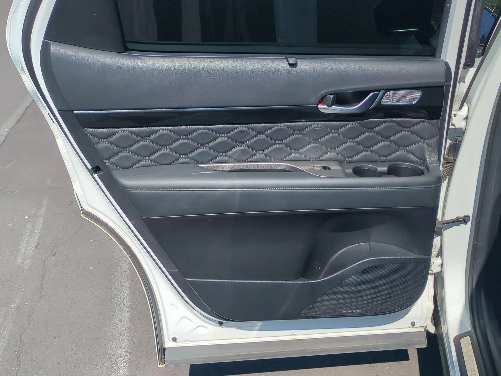 Used 2022 Hyper White Hyundai Calligraphy image 31