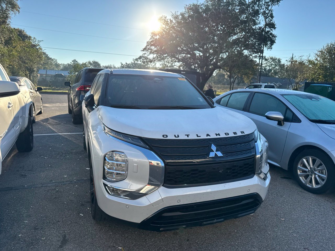 Used 2024  Mitsubishi  image 3