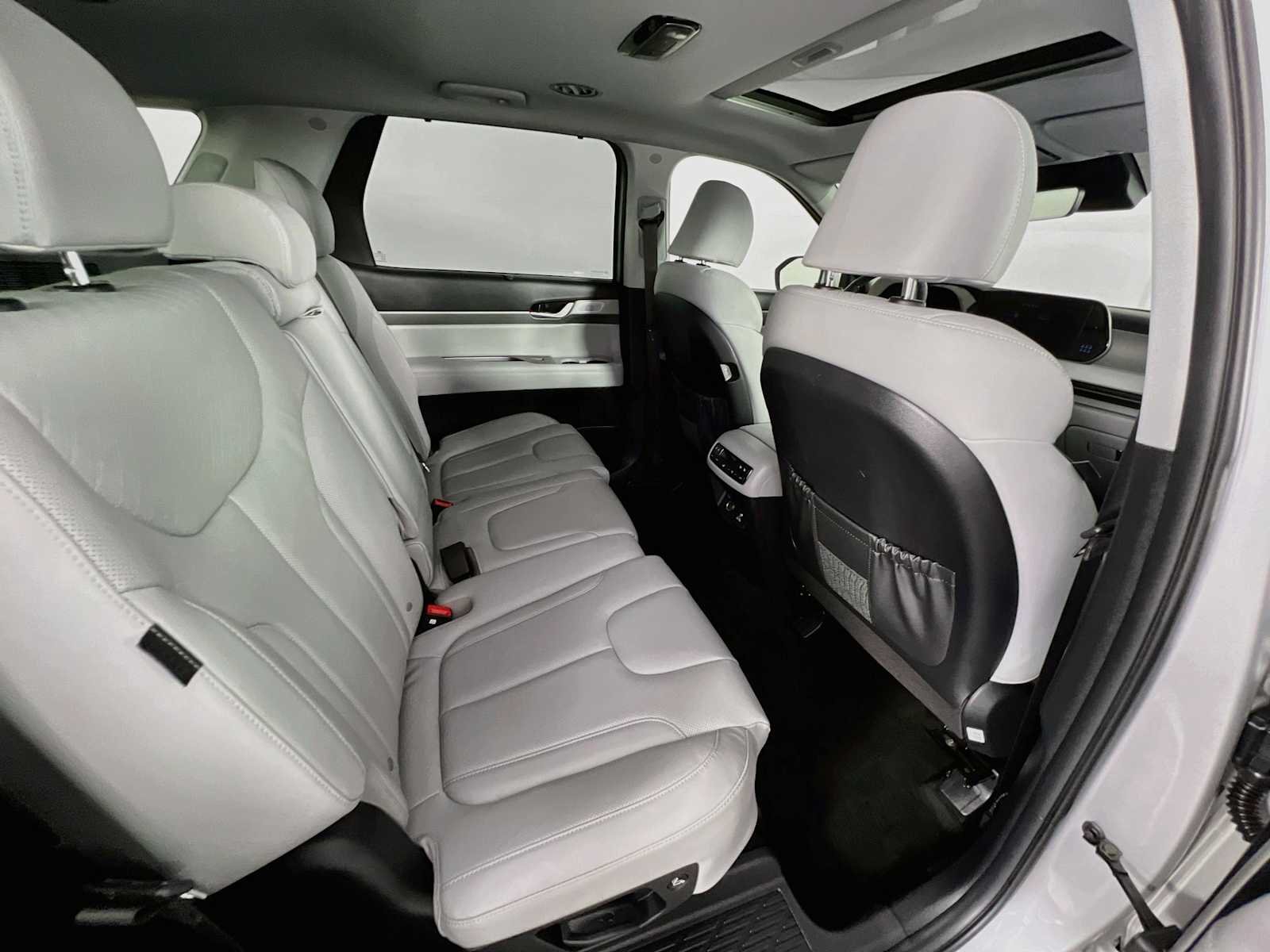 Used 2024 Typhoon Silver Hyundai SEL 7P image 29