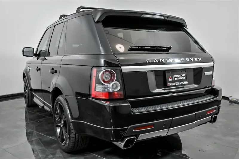 Used 2013 Santorini Black Metallic Land Rover Autobiography image 8