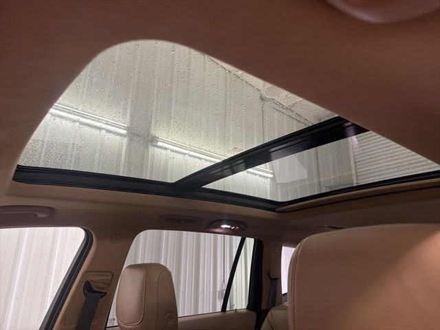 Used 2020 Crystal White Tricoat Cadillac Premium Luxury image 27