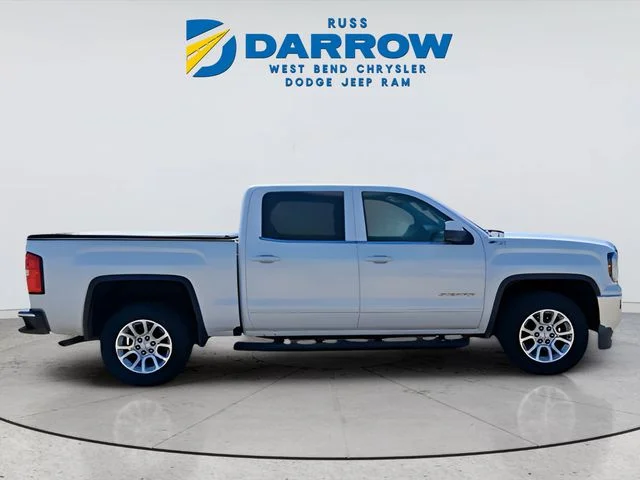 Used 2017 White GMC SLE image 6