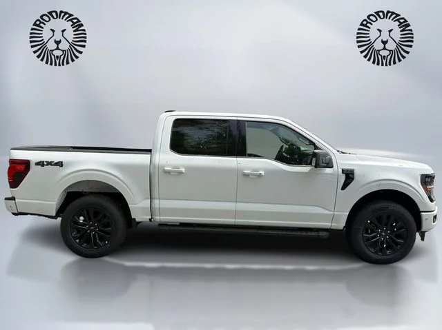 New 2026 Oxford White Ford XLT image 4