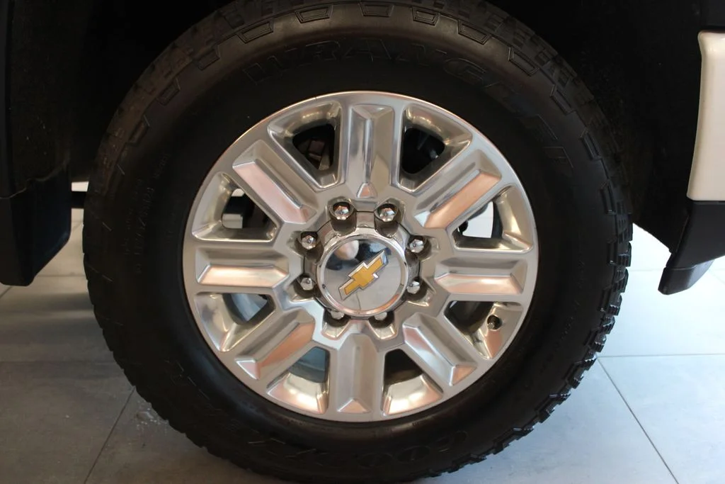 Certified Used 2024 Iridescent Pearl Tricoat Chevrolet High Country image 12