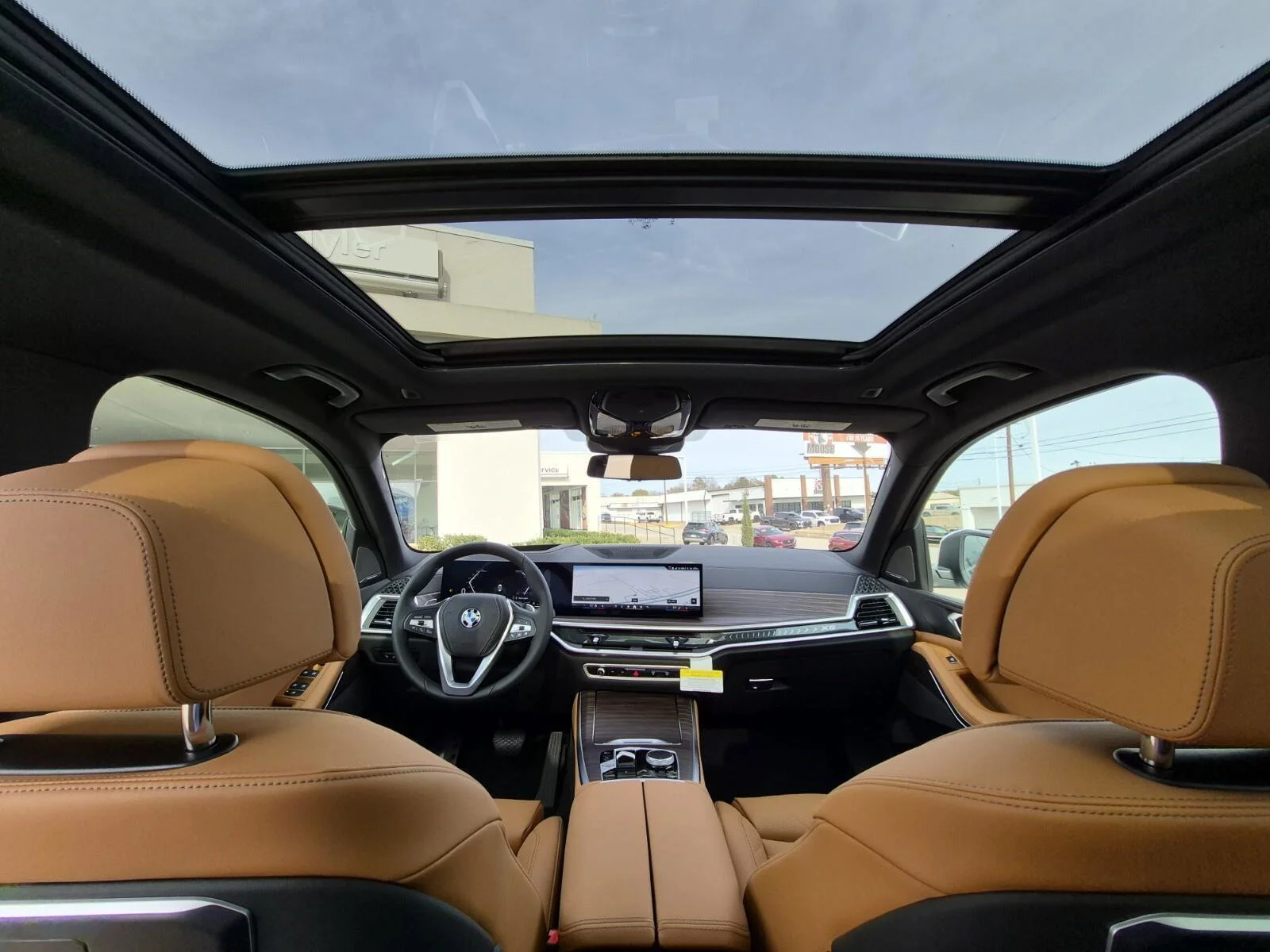 New 2026 Mineral White Metallic BMW xDrive50e image 35