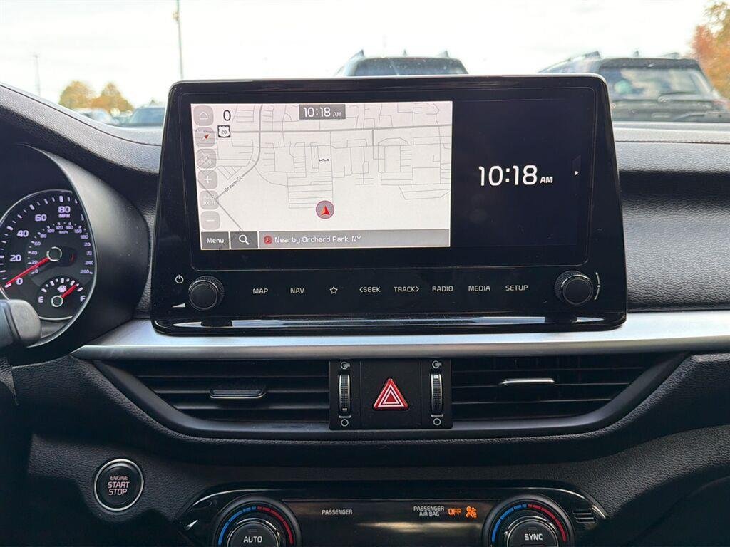 Used 2023 Snow White Pearl Kia GT-Line image 16