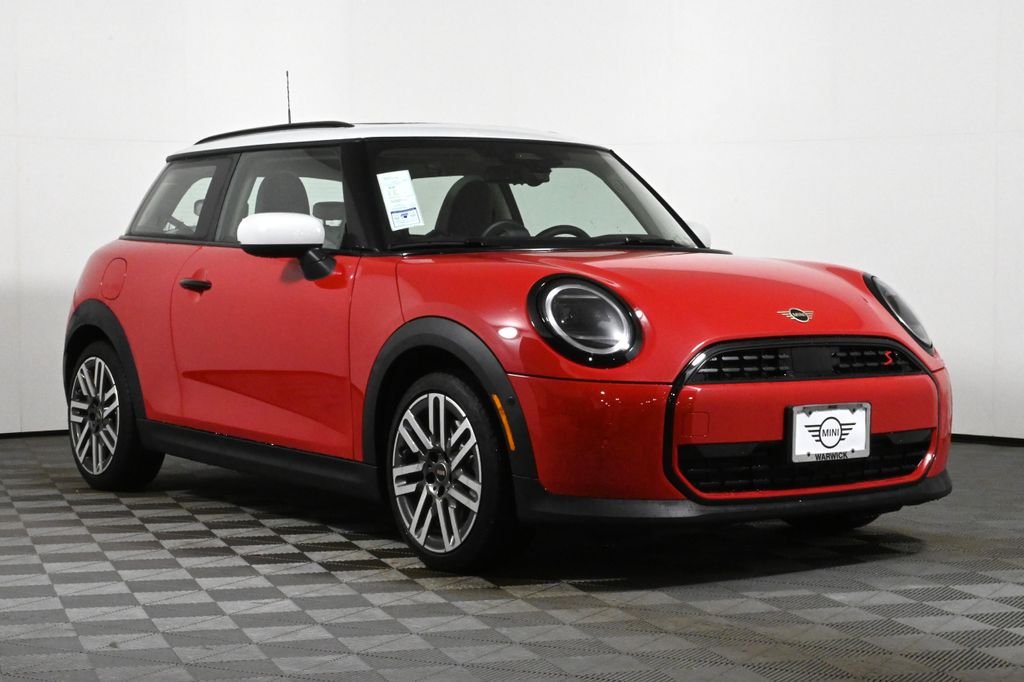 Certified Used 2025 Red MINI Signature Plus image 9