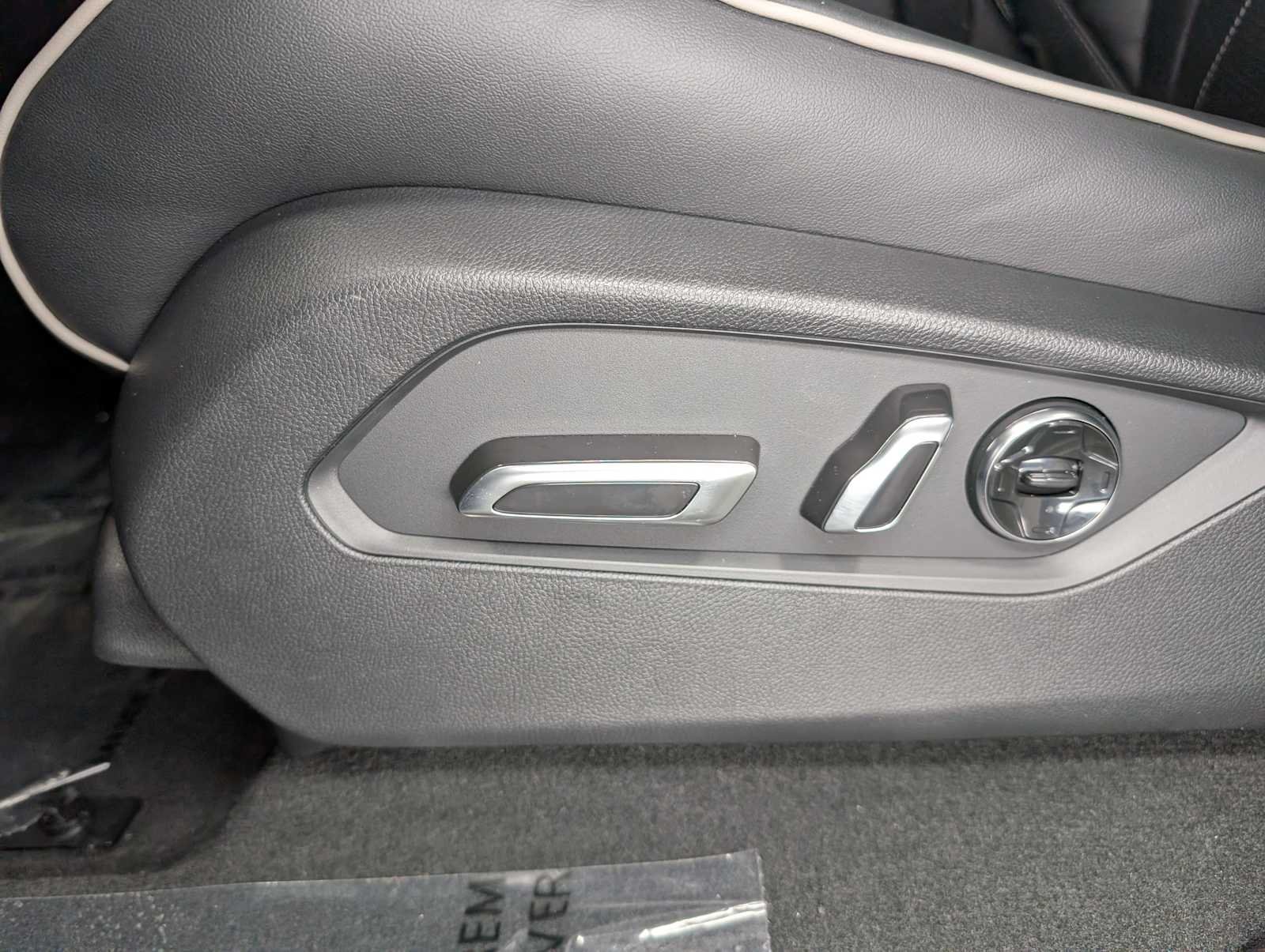 New 2026 Liquid Carbon Metallic Acura w/Advance Package image 41
