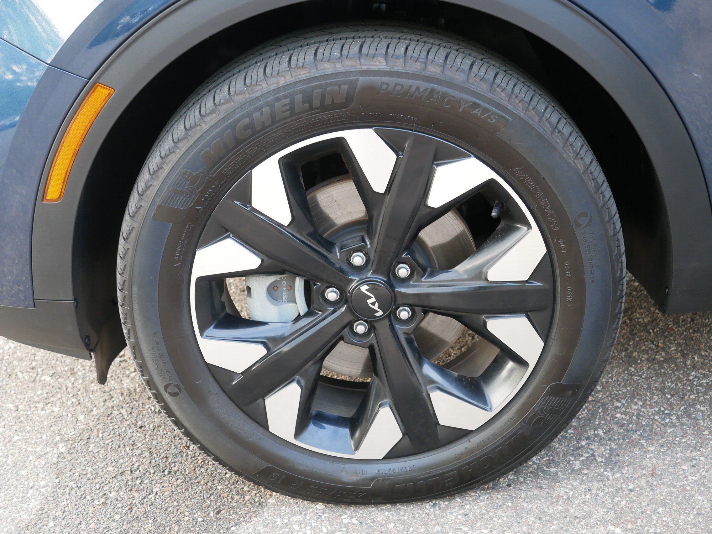 Used 2024 Vesta Blue Kia X-Line image 15