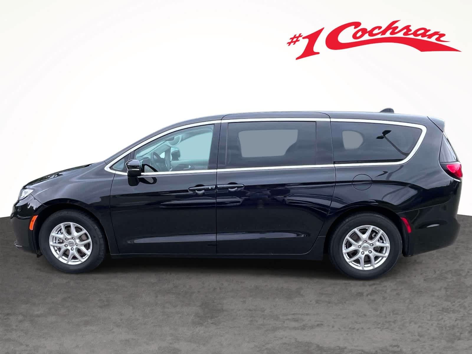 Used 2023 Blk/black Chrysler Touring L image 10