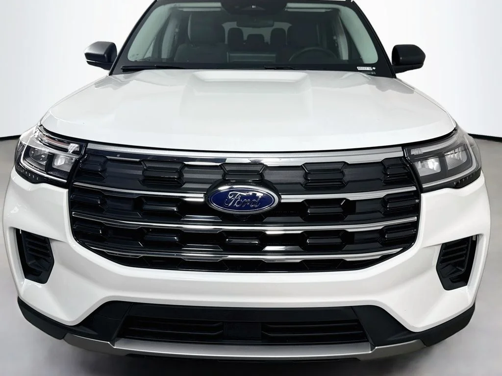 New 2026 Star White Metallic Tri-Coat Ford Active image 2