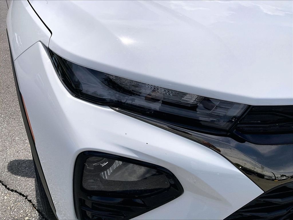Used 2023 Summit White Chevrolet RS image 30