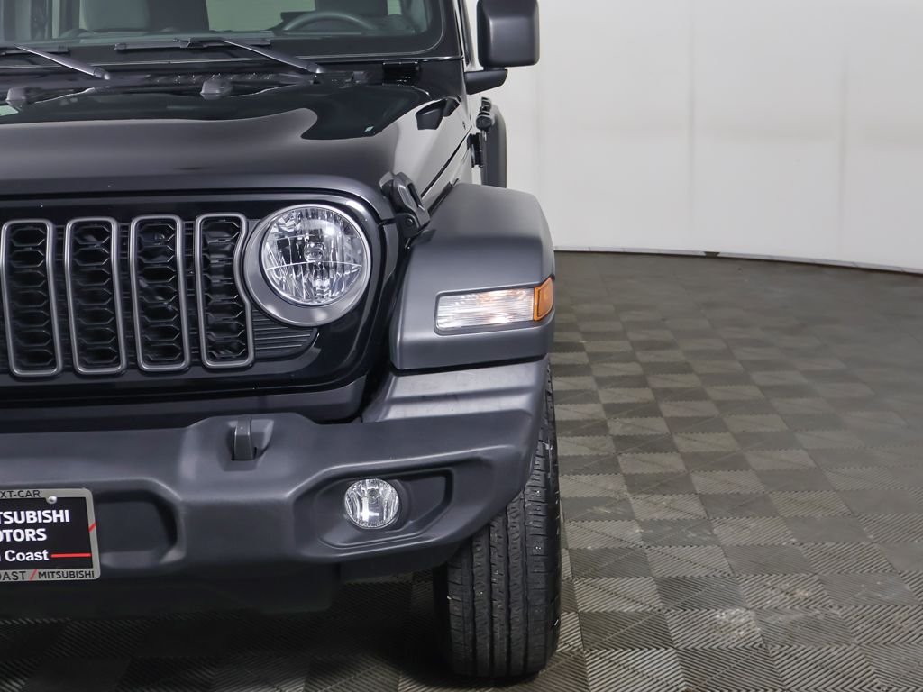 Used 2025 Black Jeep Sport S image 12
