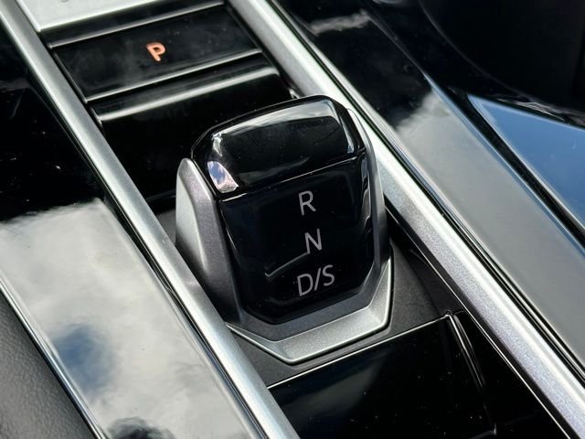 New 2026 Deep Black Pearl Volkswagen 2.0T Peak Edition image 38