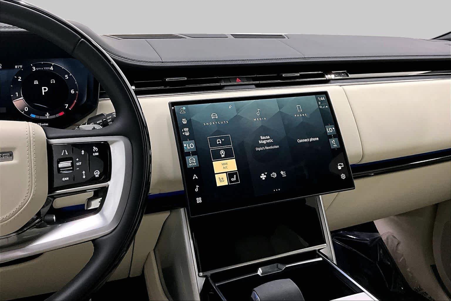 Used 2025 Carpathian Grey Premium Metallic Land Rover SE image 7