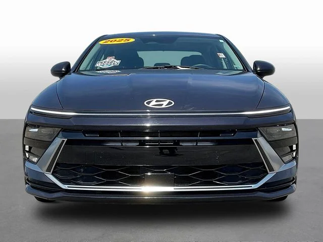 Used 2025 Blue Hyundai SEL image 2
