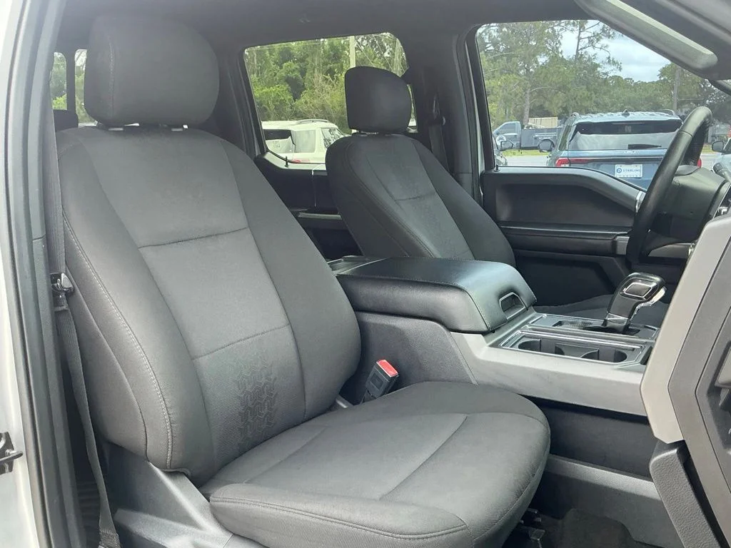 Used 2020 Silver Ford XLT image 30