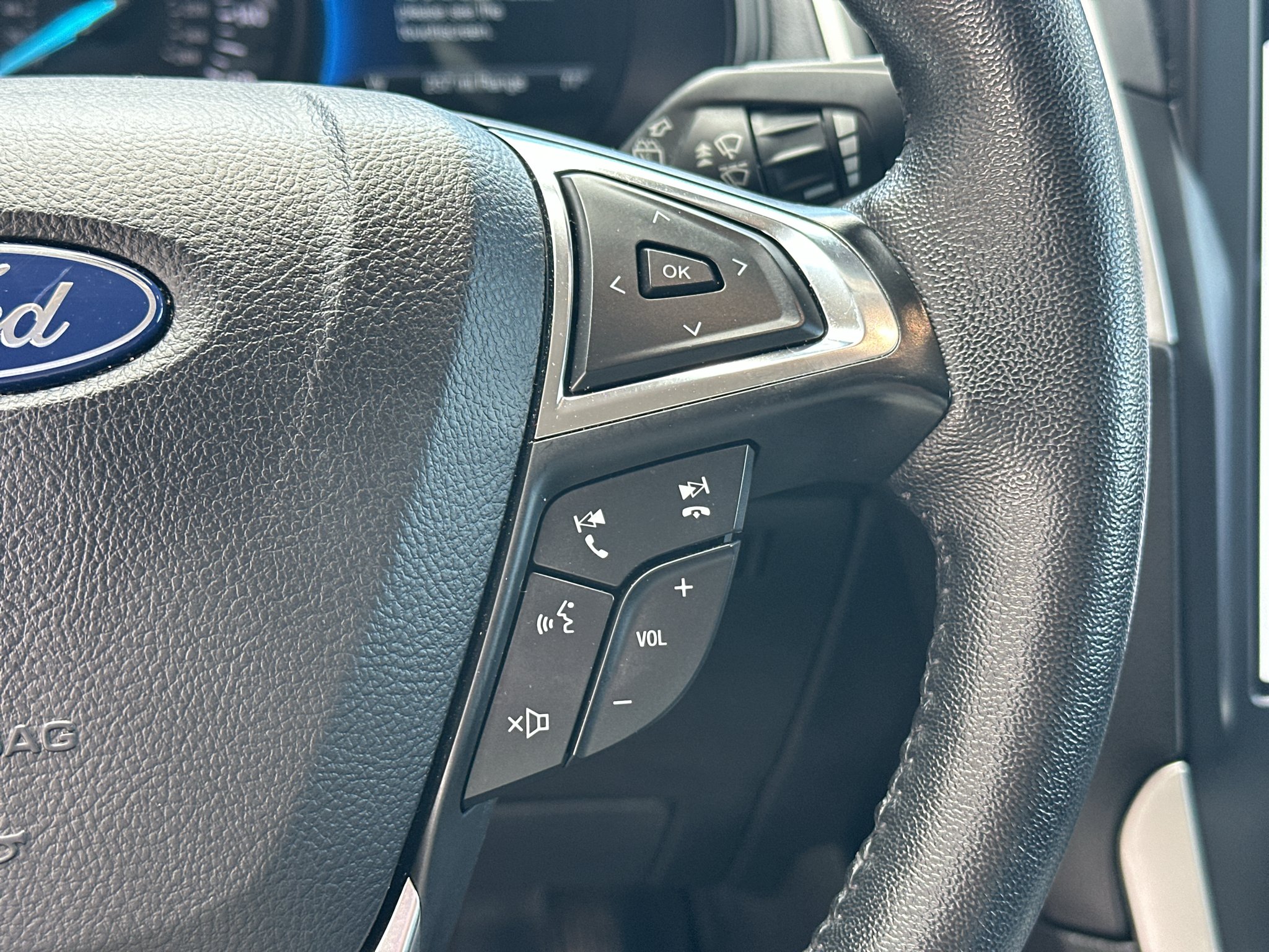 Used 2022 Carbonized Gray Metallic Ford SEL image 18