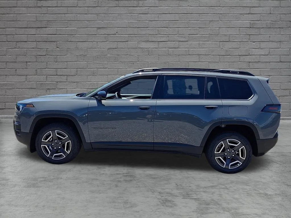 New 2026 Sting-Gray Clearcoat Jeep Limited image 5