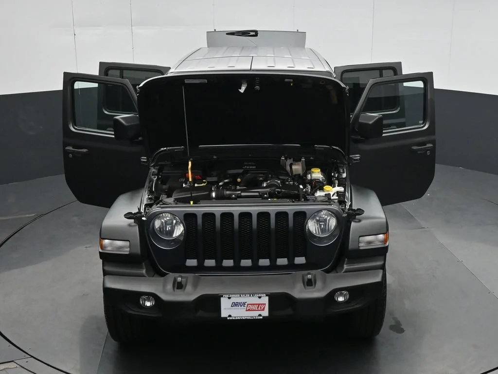 Used 2018 Gray Jeep Unlimited Sport S image 34