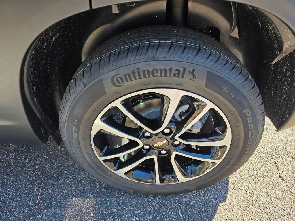 New 2026 Mosaic Black Metallic Chevrolet LT image 19