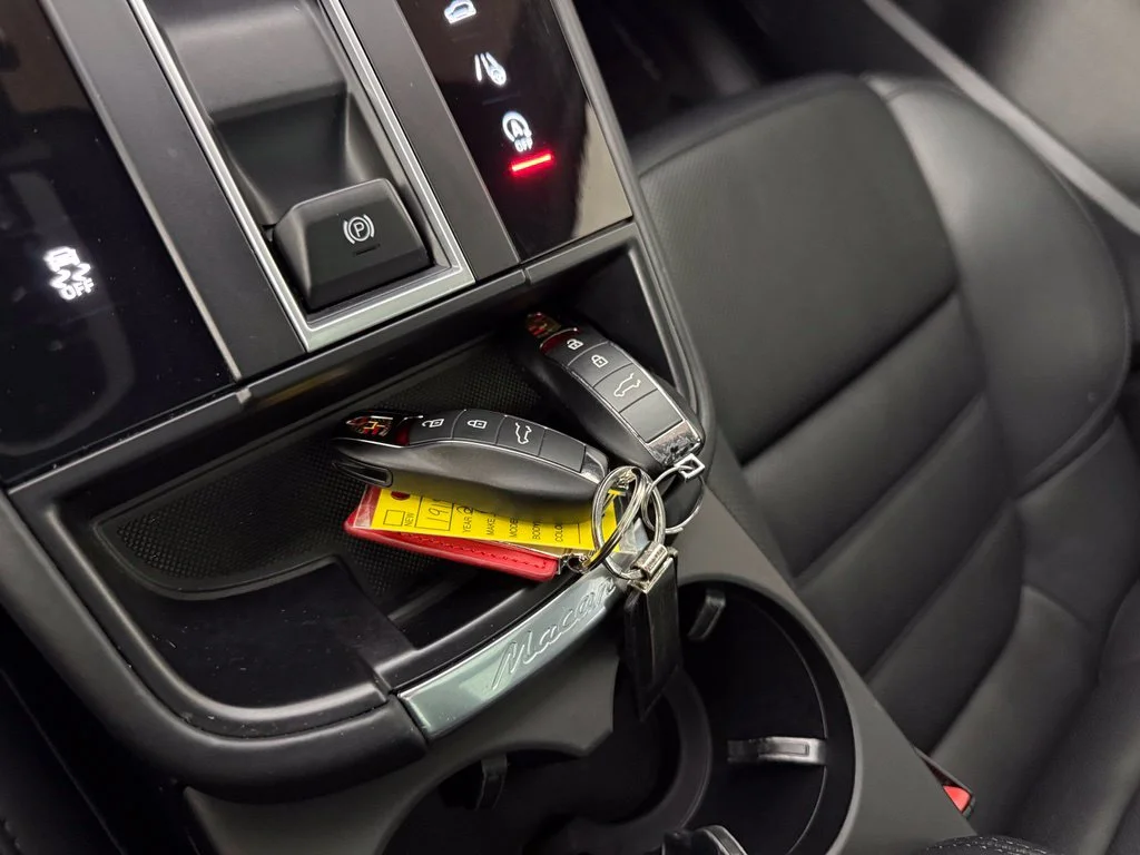 Certified Used 2022  Porsche  image 27