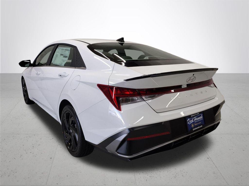 New 2026 White Hyundai SEL Sport image 10