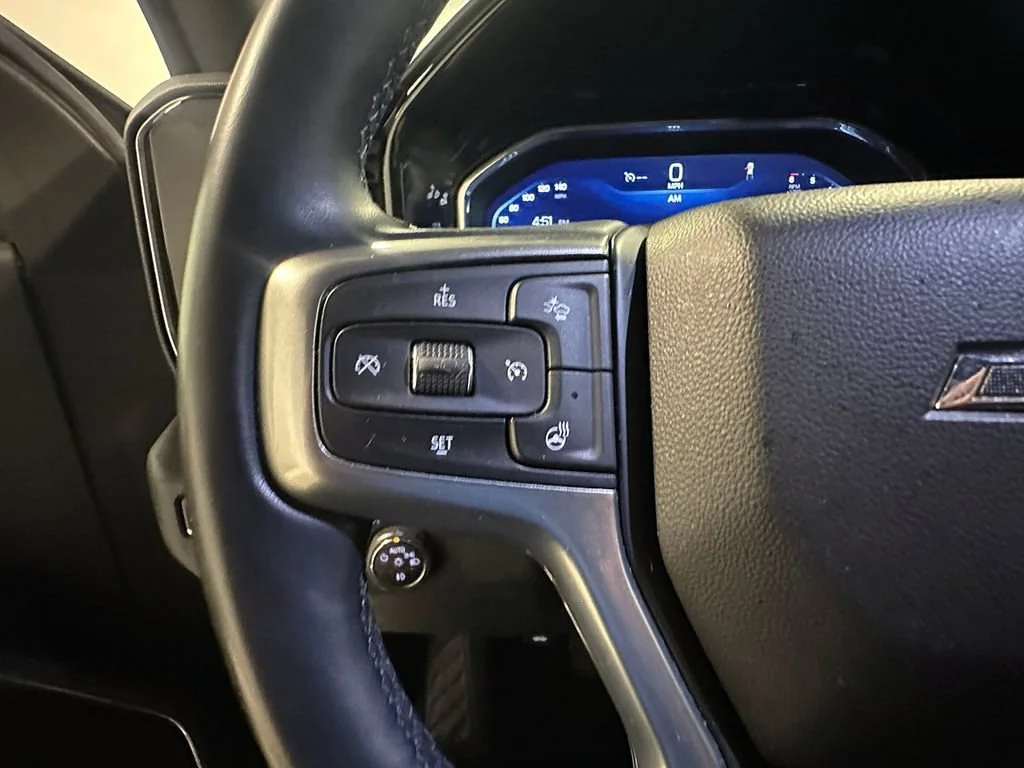 Used 2023 BLACK Chevrolet RST image 38