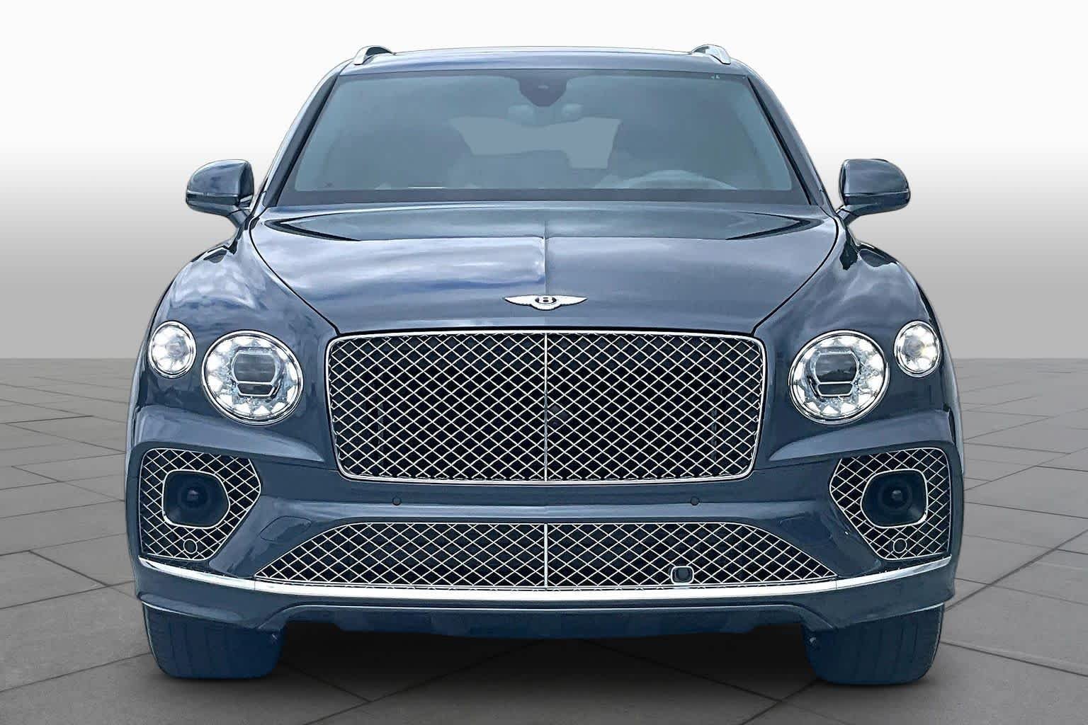 Used 2022 Black Sapphire Metallic Bentley V8 image 4