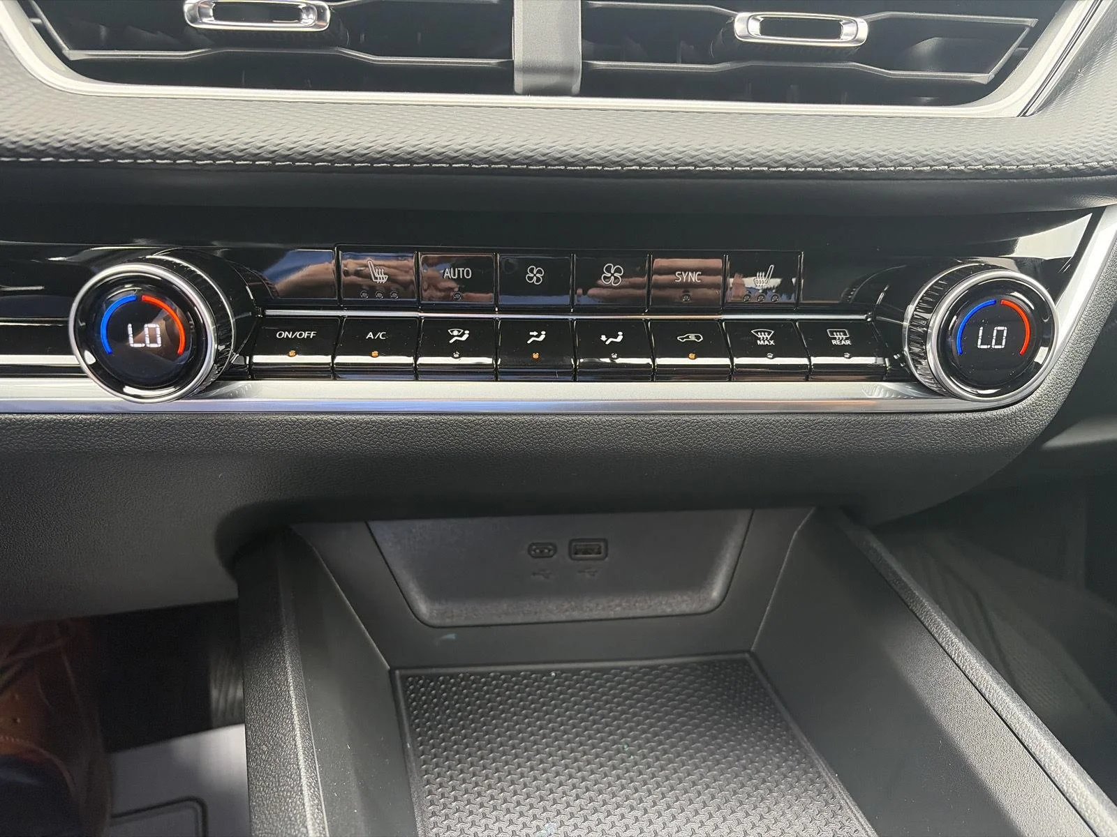 New 2027 Mosaic Black Metallic Chevrolet LT image 20