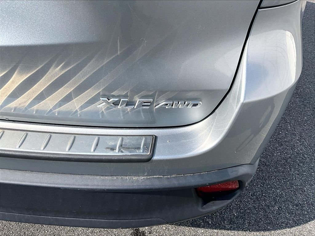 Used 2019 Celestial Silver Metallic Toyota XLE image 29
