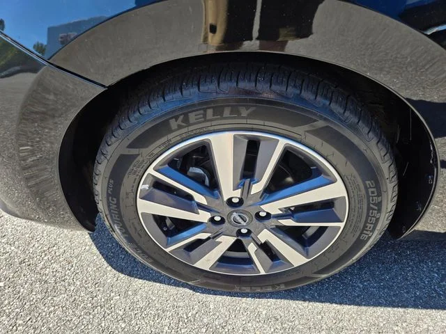 Used 2023 Black Nissan 1.6 SV image 23