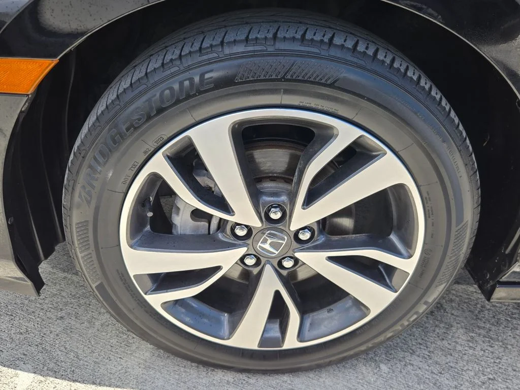 Used 2023 Black Honda Touring image 11