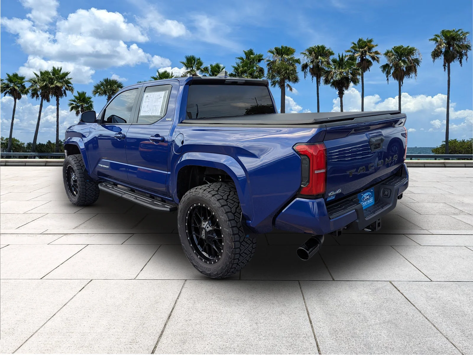 Used 2025 Blue Crush Metallic Toyota SR5 image 6