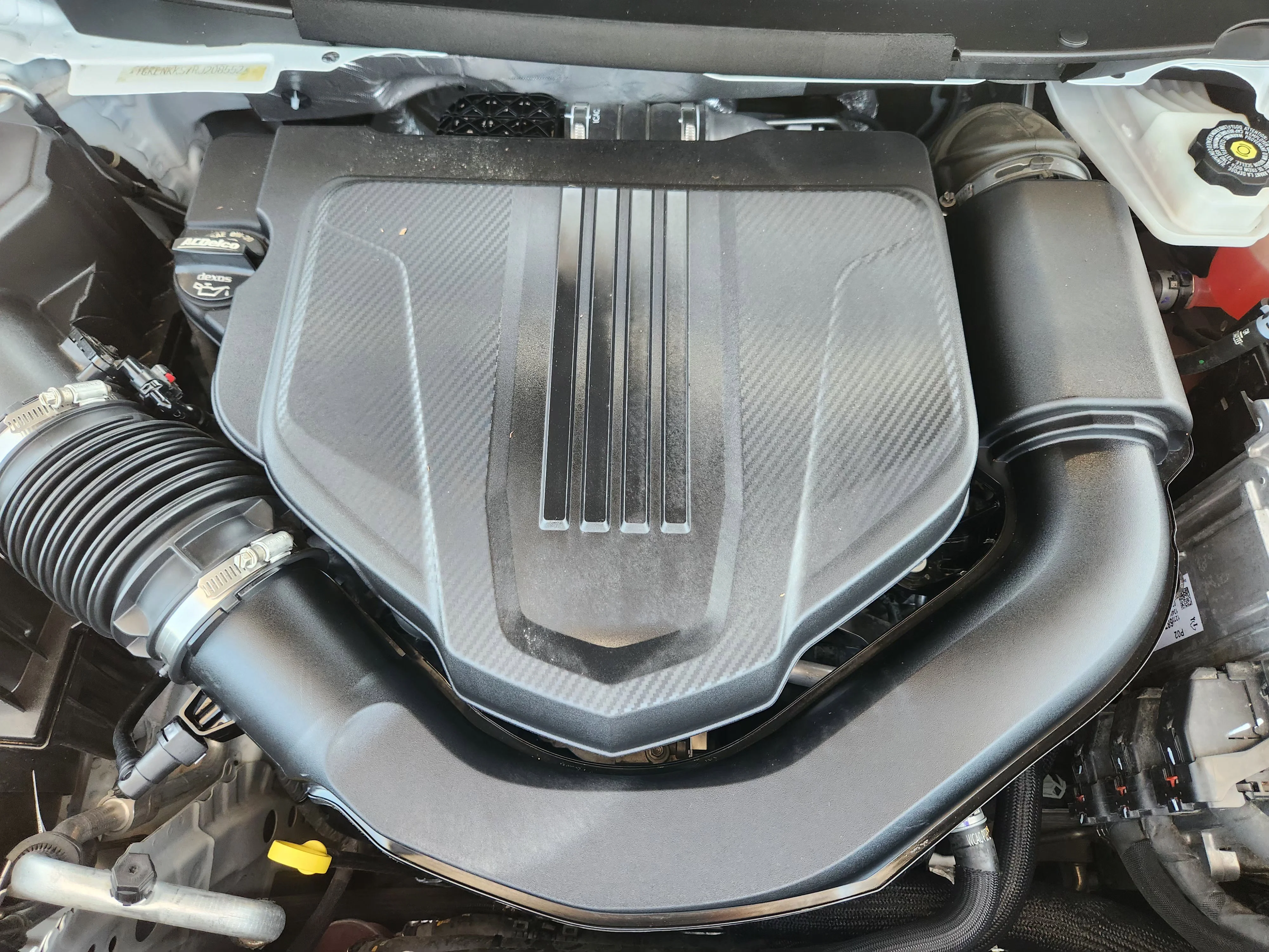 Used 2024 Summit White GMC Elevation image 33