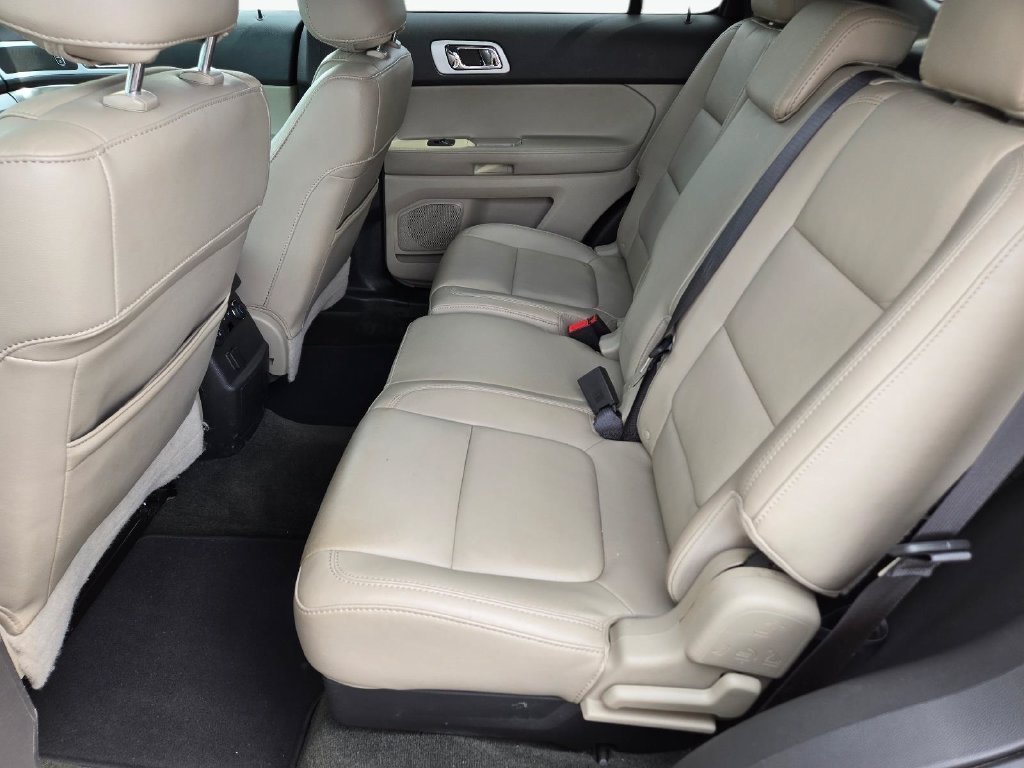 Used 2015 White Ford XLT image 17