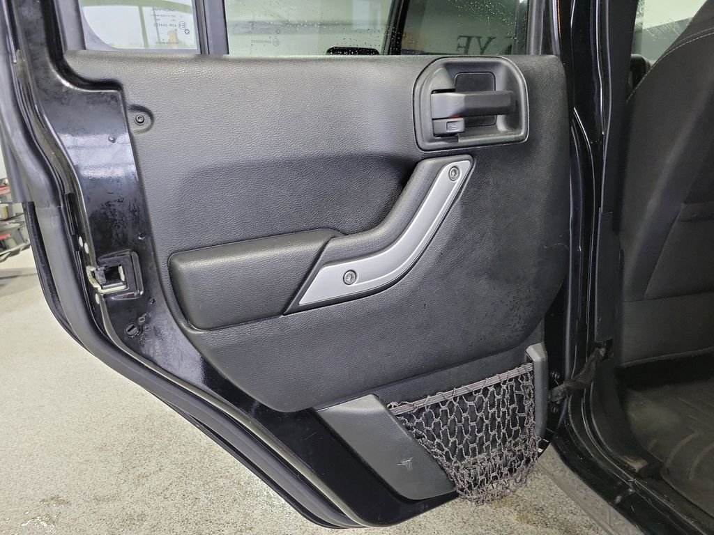2018 Jeep Wrangler JK Unlimited Sahara - Photo 19