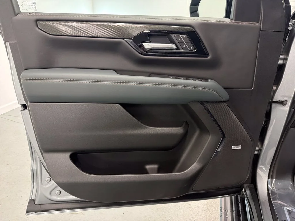 New 2027 Sterling Metallic GMC AT4 image 19