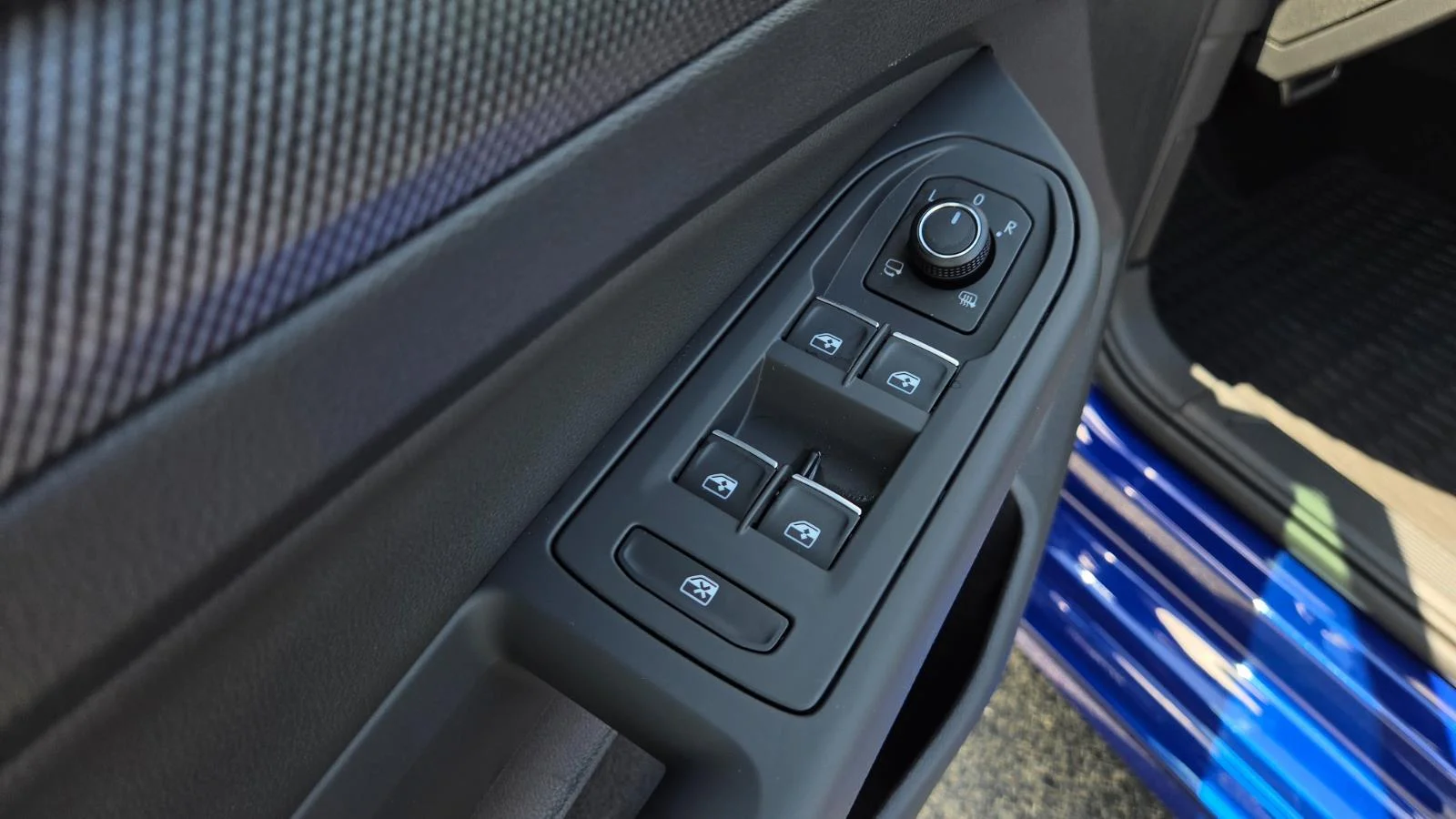 New 2026 Lapiz Blue Metallic Volkswagen  image 26