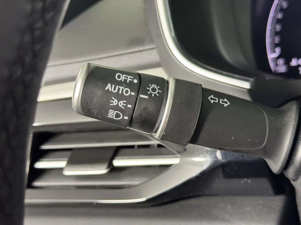 Used 2024 Black Acura Technology image 21