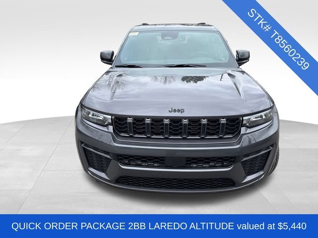 New 2026 Baltic Gray Metallic Clearcoat Jeep Laredo Altitude image 2