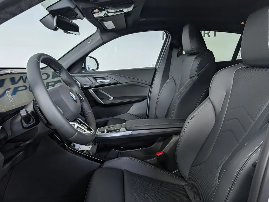 New 2026 Alpine White BMW xDrive28i image 2