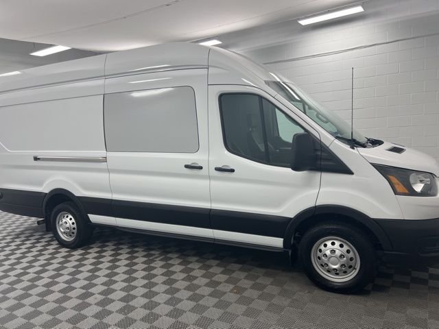Used 2024 White Ford Base image 4