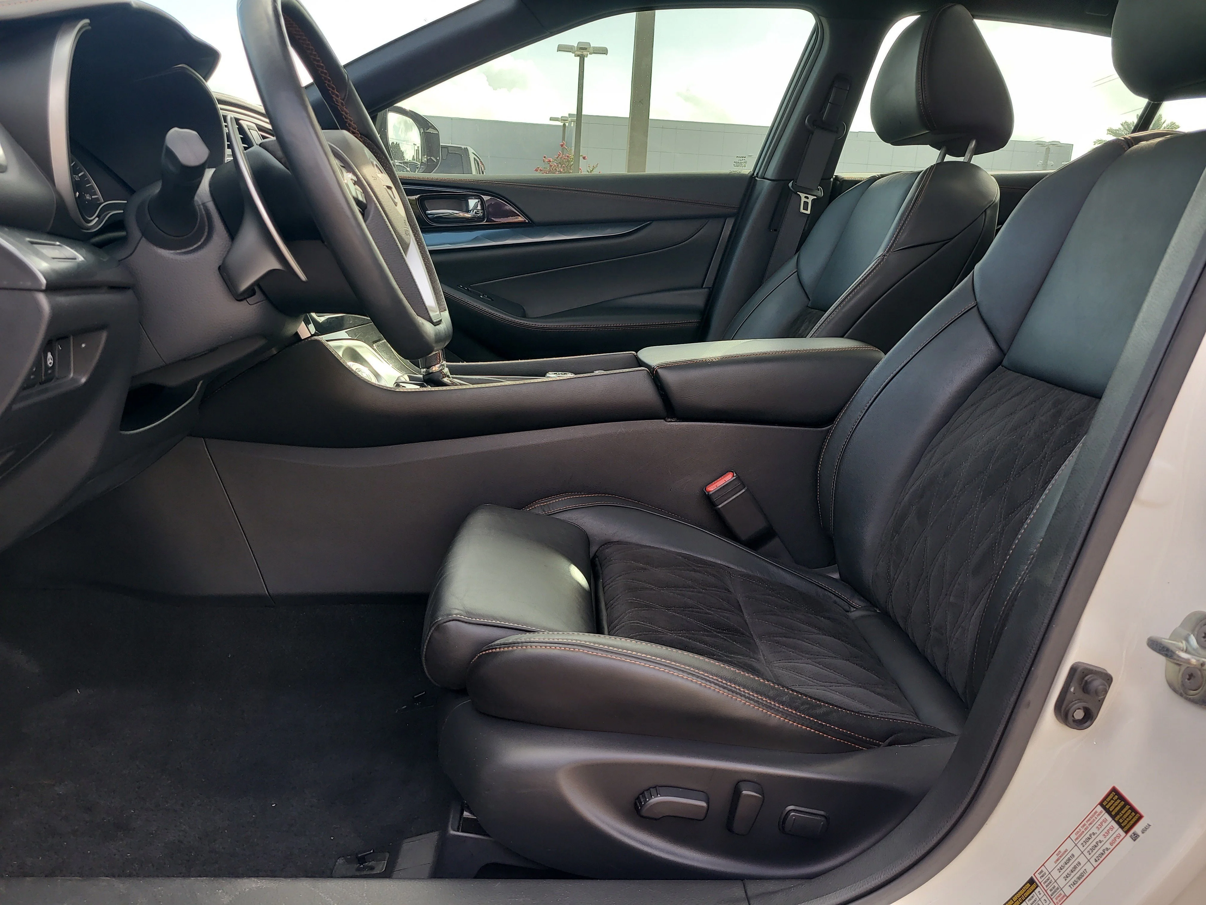 Used 2023 Pearl White Tricoat Nissan SR image 16