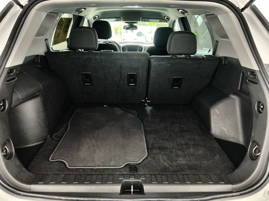 2024 GMC Terrain SLE - Photo 19