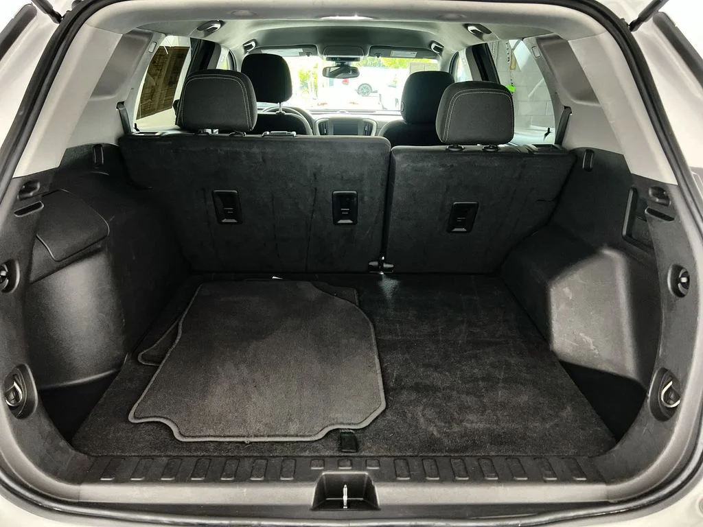 2024 GMC Terrain SLE - Photo 19