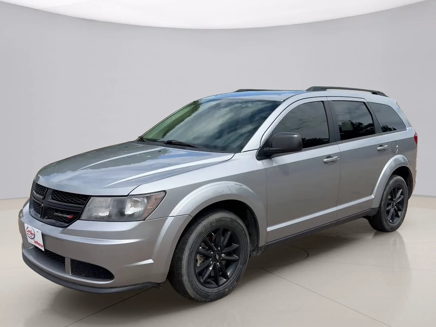 Used 2020 Gray Dodge SE image 1