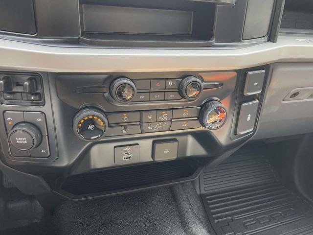 New 2026 Oxford White Ford F-450® XL image 8