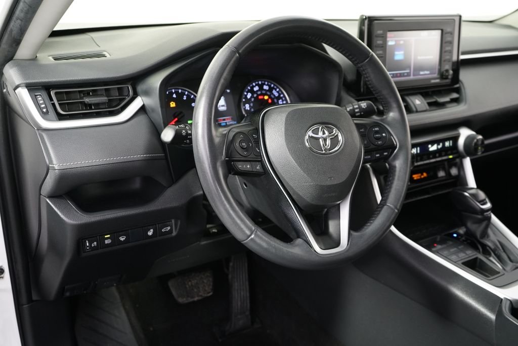 Used 2020 Super White Toyota XLE image 11