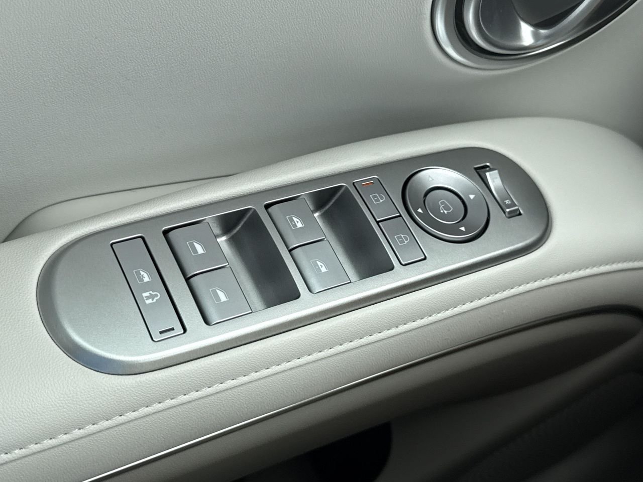 New 2027 Shimmering Silver Hyundai Blue SEL Premium 7P image 20